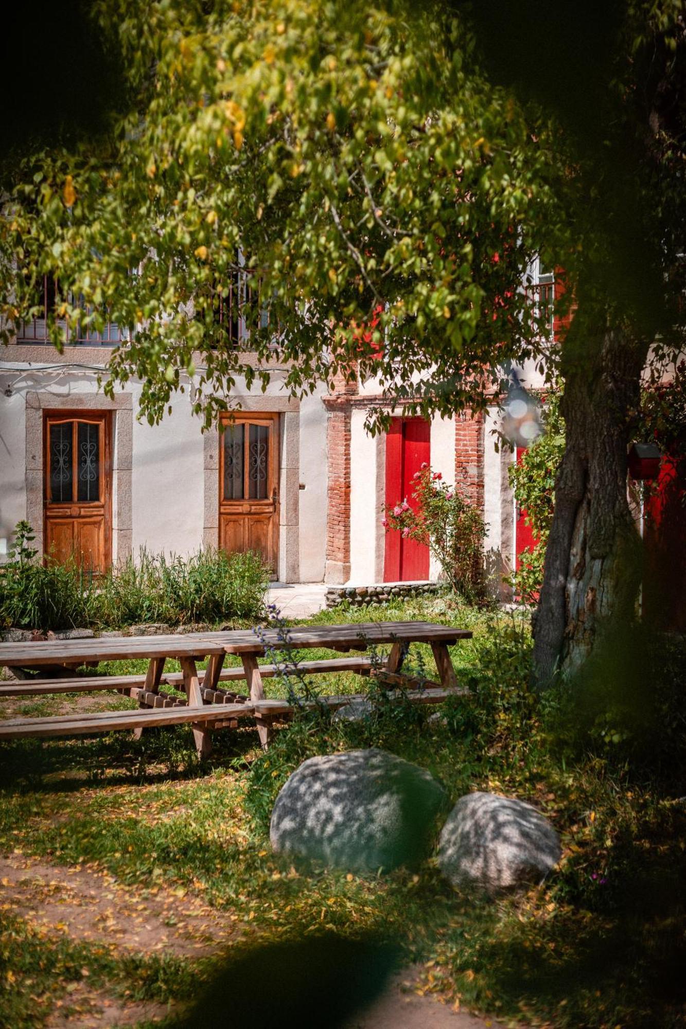 La Grande Maison Rouge Angoustrine Экстерьер фото